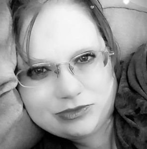 Meet your Posher, Desiree